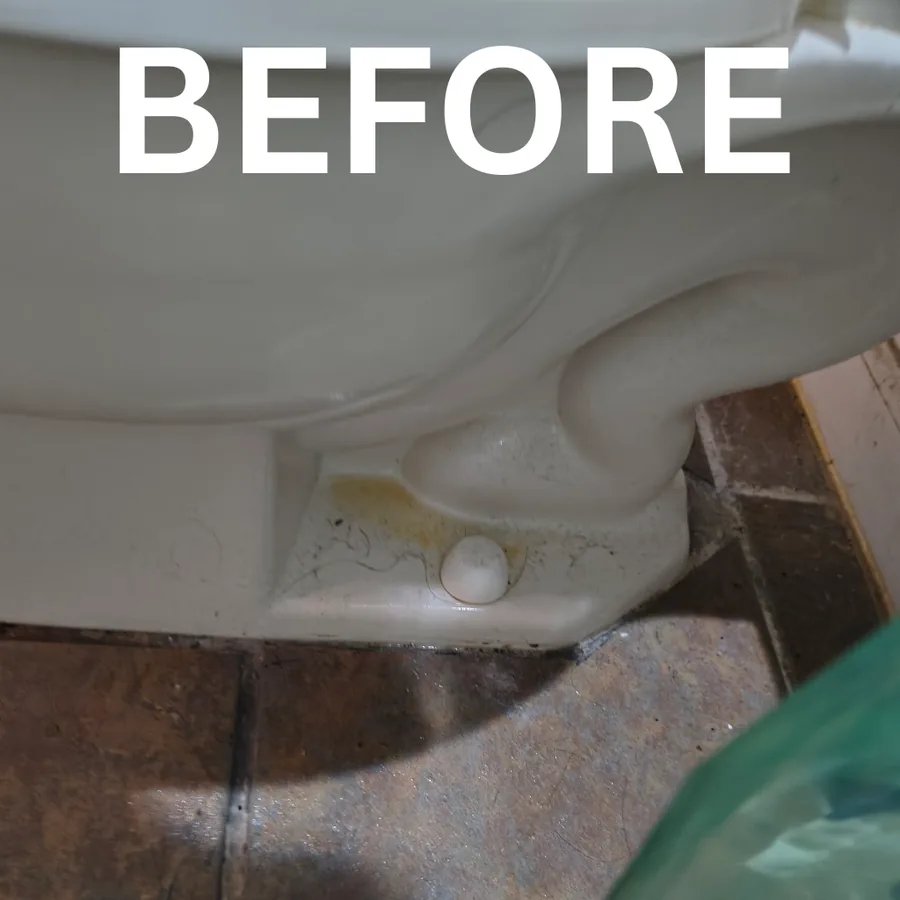 Bathroom before cleaning